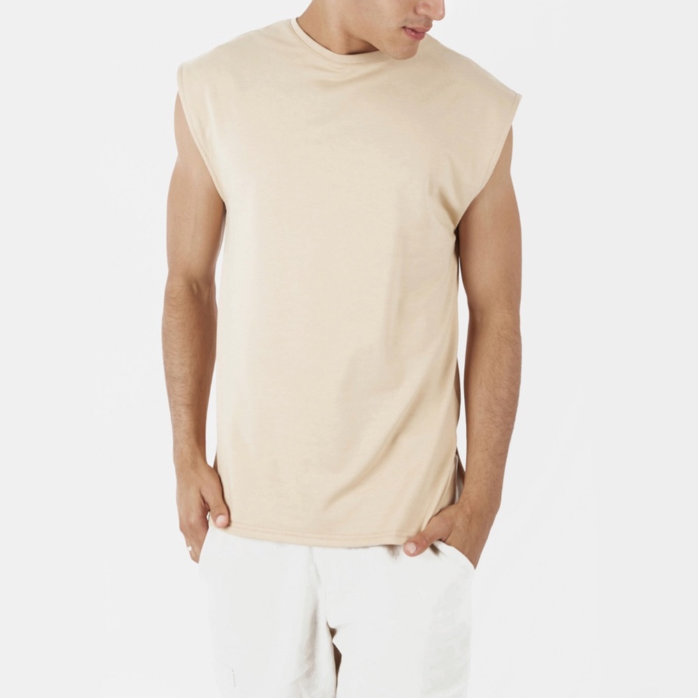 NWT Underated Sleeveless T-shirt Size Large
